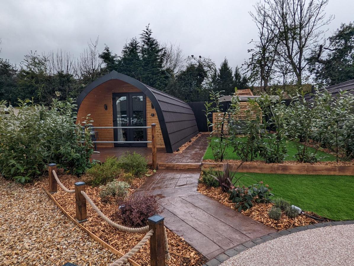 Peacock Lake Glamping Villa Nottingham Bagian luar foto